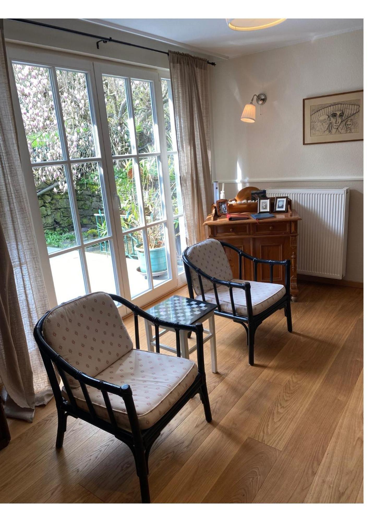 Eine Gemuetliche Ferienwohnung Mit Garten Bad Karlshafen Exterior foto